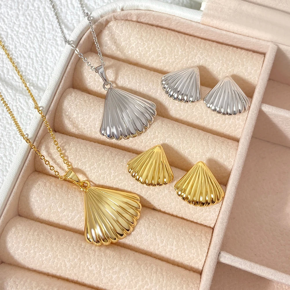 Foxi in Stock Women Gold Plated Jewelry Hot Sale Trendy Shell Earrings Necklace Fashion Jewelry Sets for Women