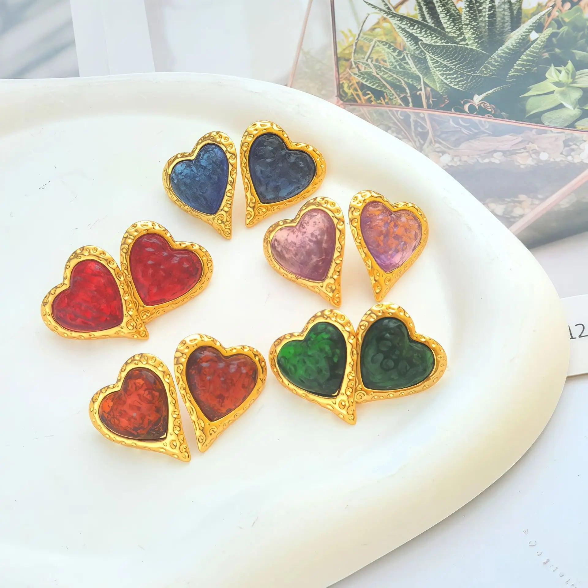 Vintage Fashion Trendy Heart Zinc Alloy Stud Earrings 18K Gold Plated Stainless Steel Women's Gift Heart Stud Earrings
