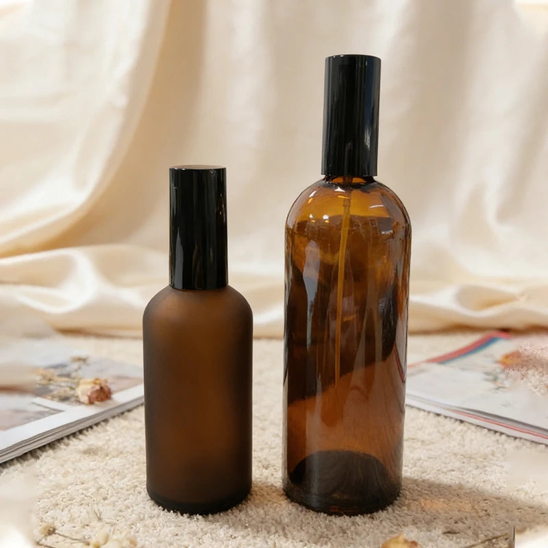 Refillable Round Amber Clear Cosmetic Packaging Perfume Bottle with Screw Sprayer Lid 30ml 50ml 100ml 200ml MegaBDM
