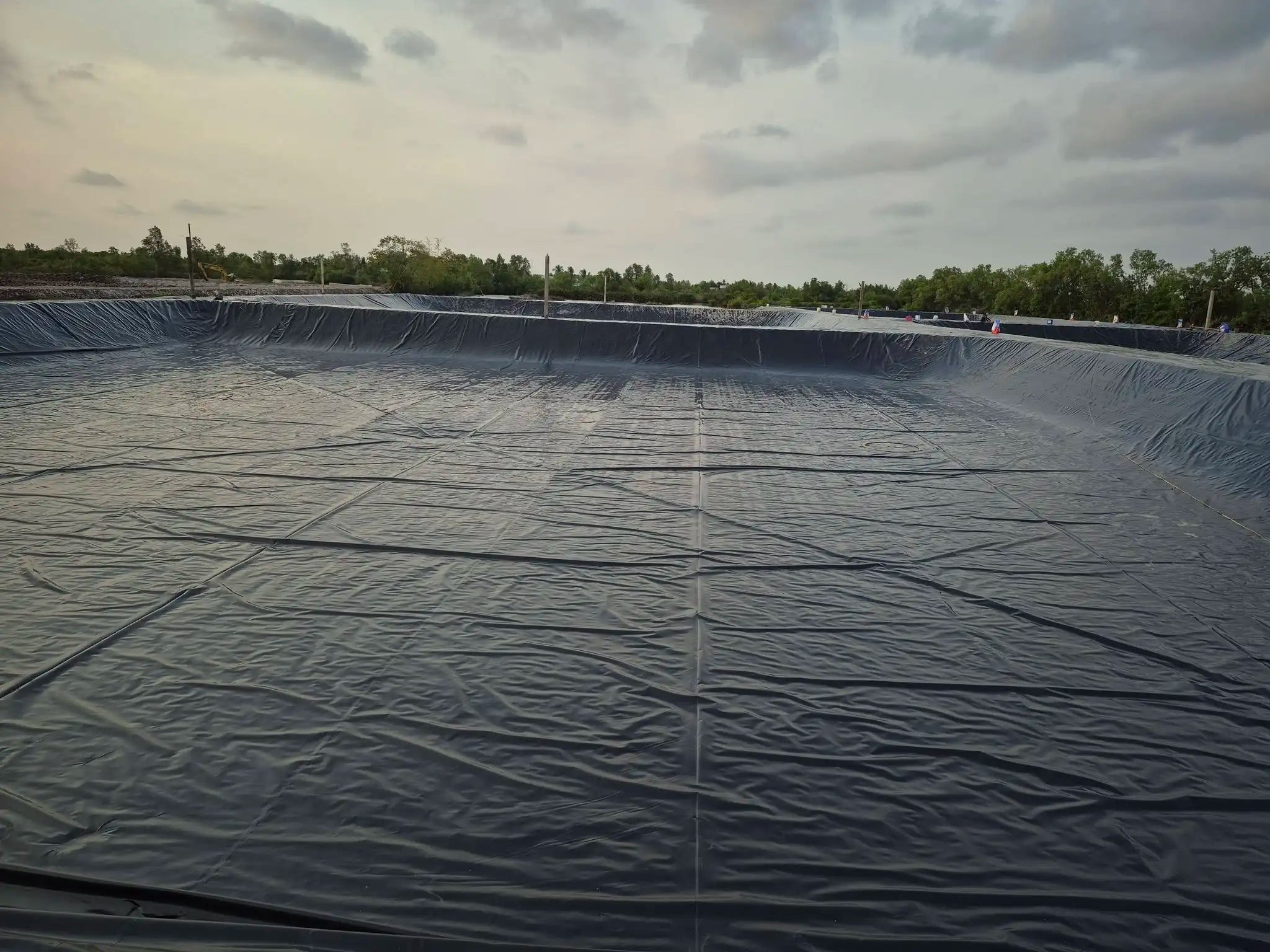 Hot Selling UV-Resistance Eco Friendly LDPE HDPE Smooth Surface1.0mm Geomembrane Liner for Reservoirs Agricultural Fish Ponds