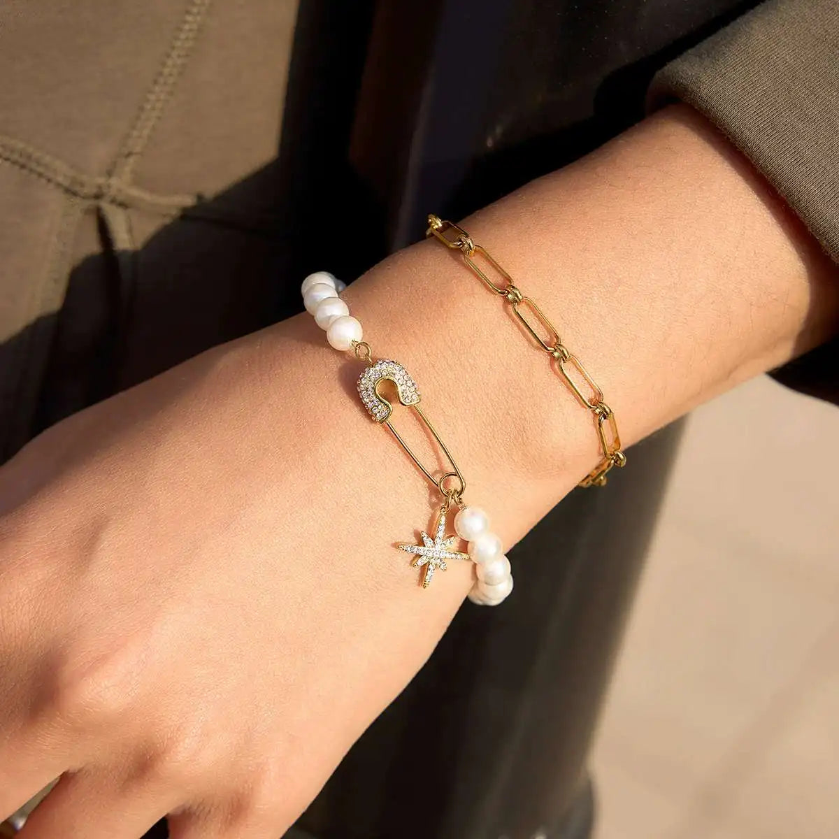 Waterproof 316L Stainless Steel Bracelet Non Tarnish 18K Gold PVD Plated Pearl Bead Safety Pin Charm Bracelet for Women Jewelry MegaBDM