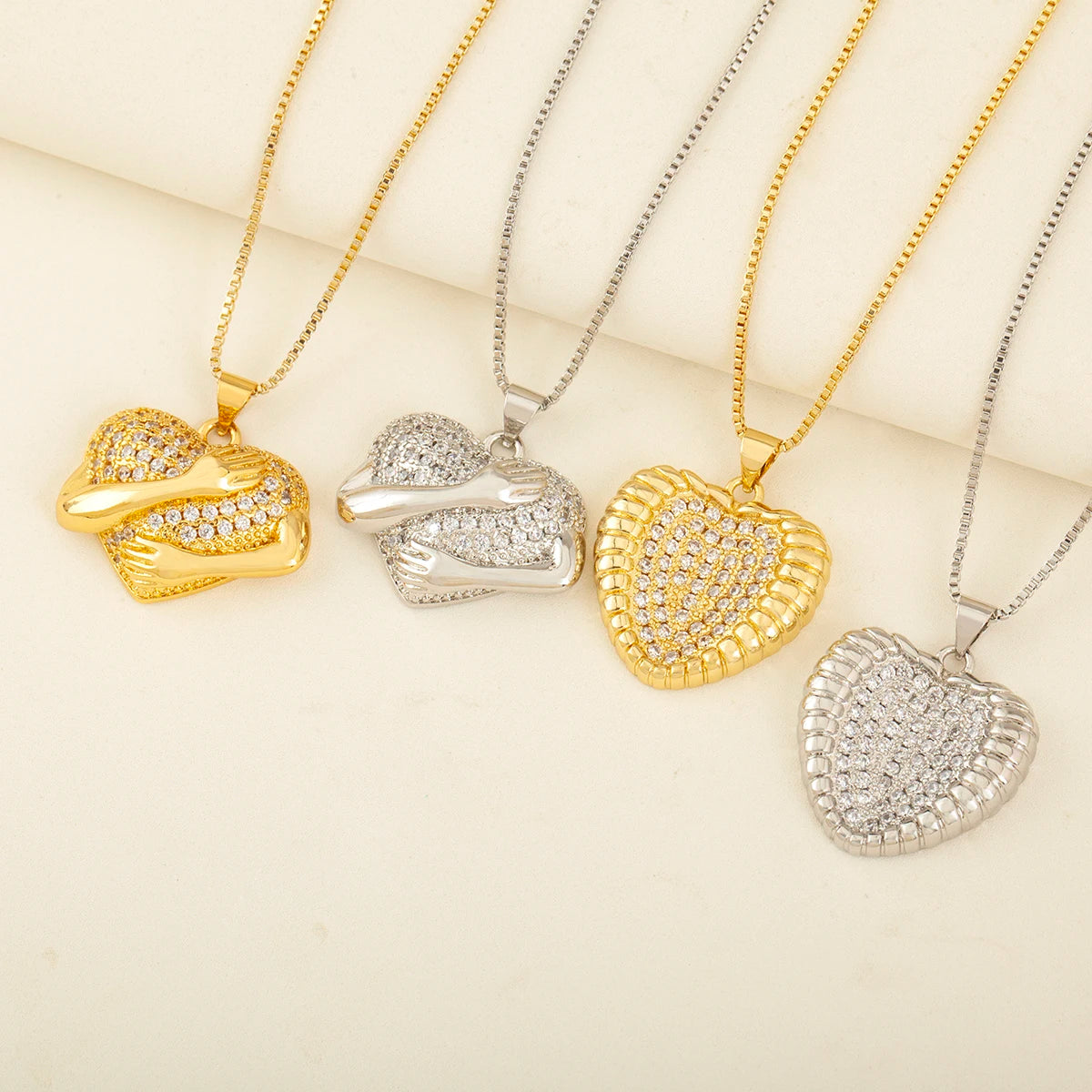 QIKU Hugging Heart Personalized Zircon Friendship Necklace Copper Adjustable Hypoallergenic Gold Silver Plated Necklace