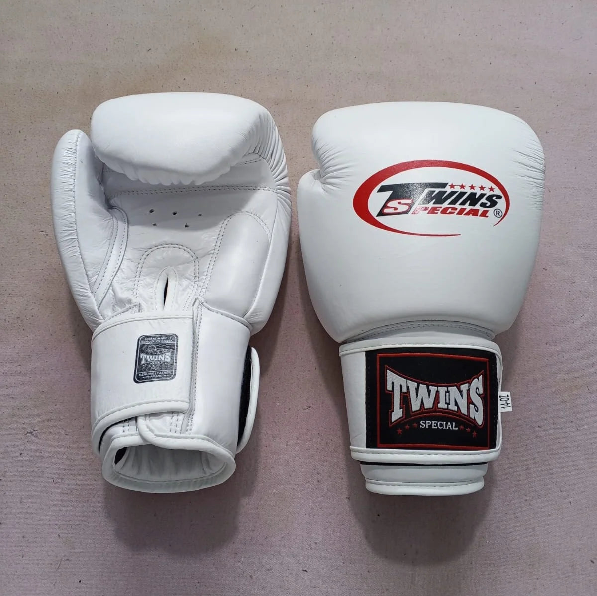 Top Selling Customizable White Leather Sanda Muay Thai Boxing Gloves for MMA Sparring Training with Hook Loop Closure MegaBDM