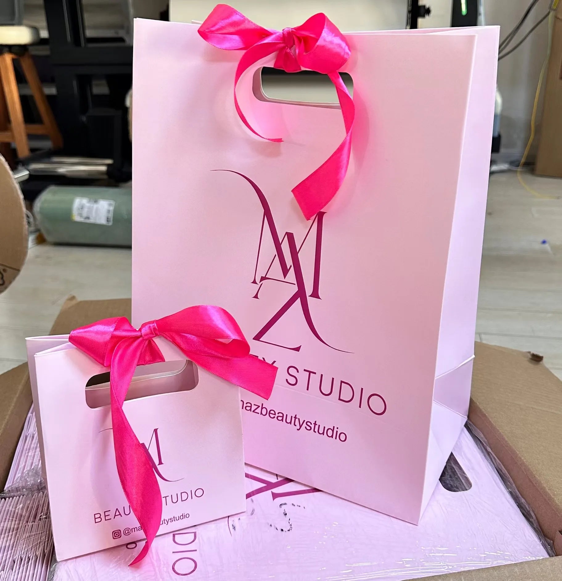 2025 Custom Logo Large Paper Shopping  Product Bags for Makeup Products With Your Own Logo Gift Bag