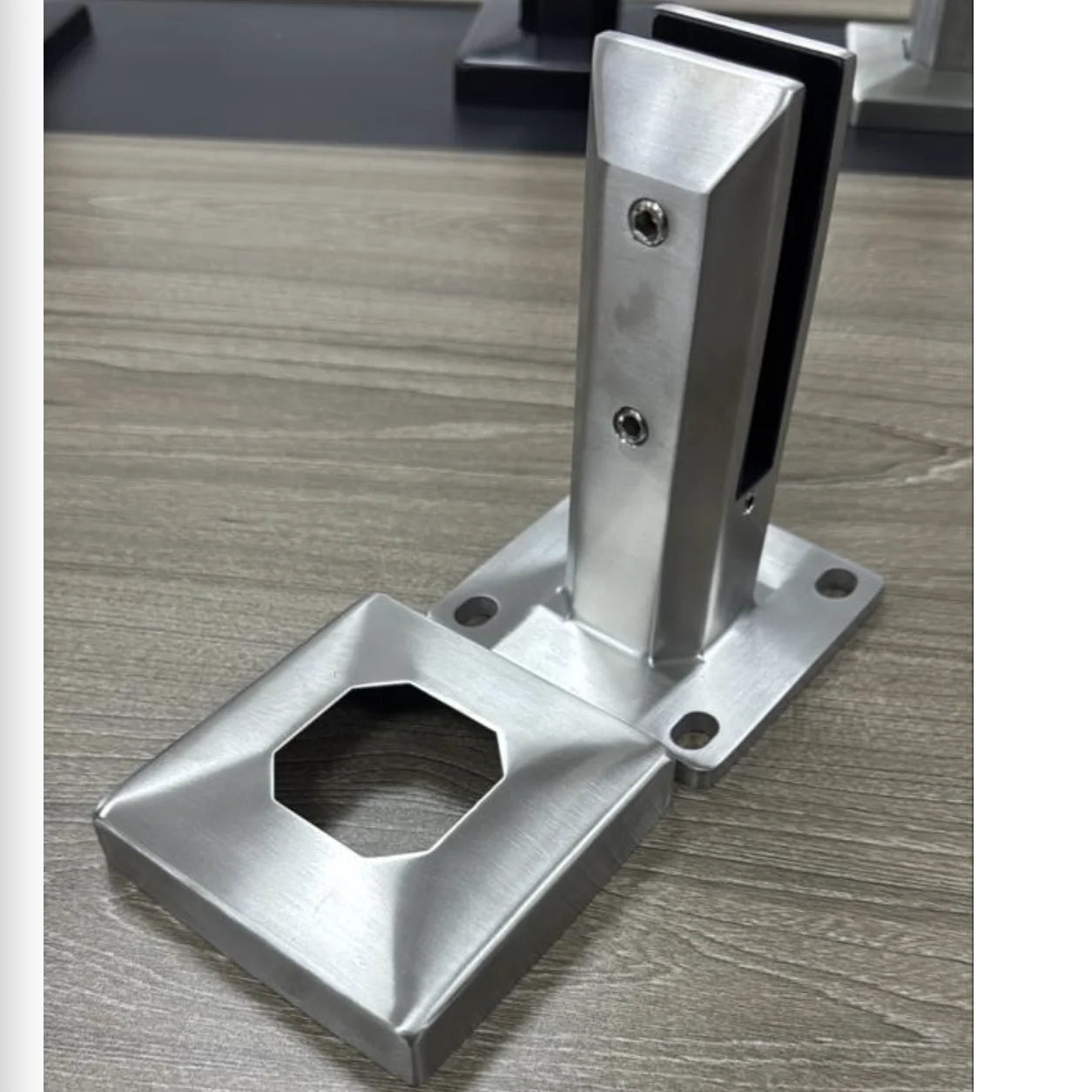 Modern Stainless Steel Adjustable Frameless Glass Pool Fencing Spigot Outdoor Application Balcony and Stair Railing