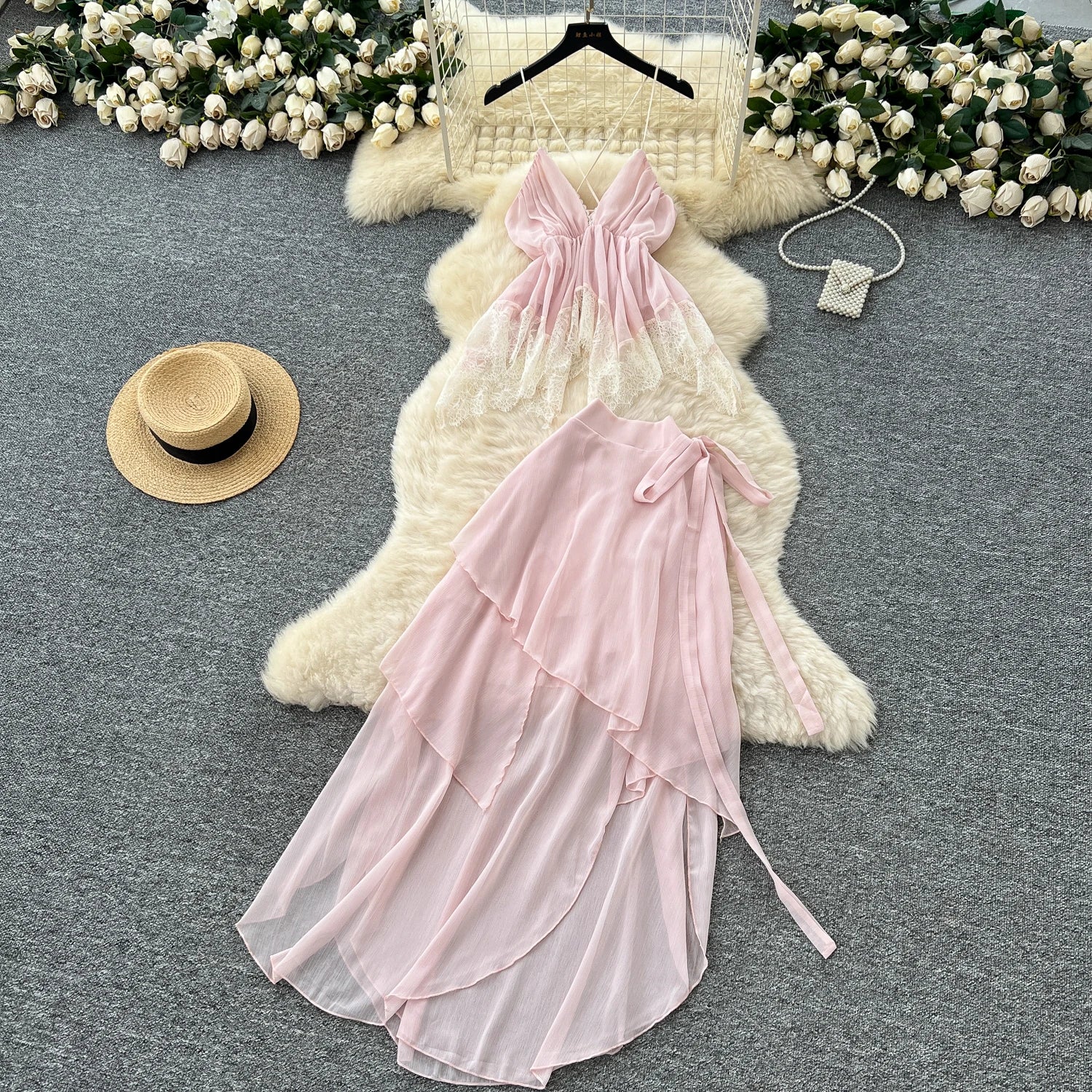 Summer Women's Roman Sets V-Neck Backless Asymmetric Top And Patchwork Lace Skirts Set Clothing Wholesale