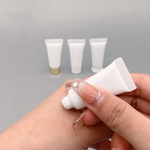 Totally Invisible Weightless Scentless Formula  Moisturizer Face Oil-free Unseen Sunscreen for Face Container Small Tube