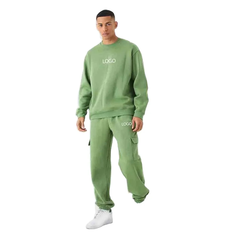 Men's Green Fleece V-neck Breathable Winter Crewneck Cargo Jogger Set Custom Logo Two Piece Streetwear Tracksuit Pocket Detail