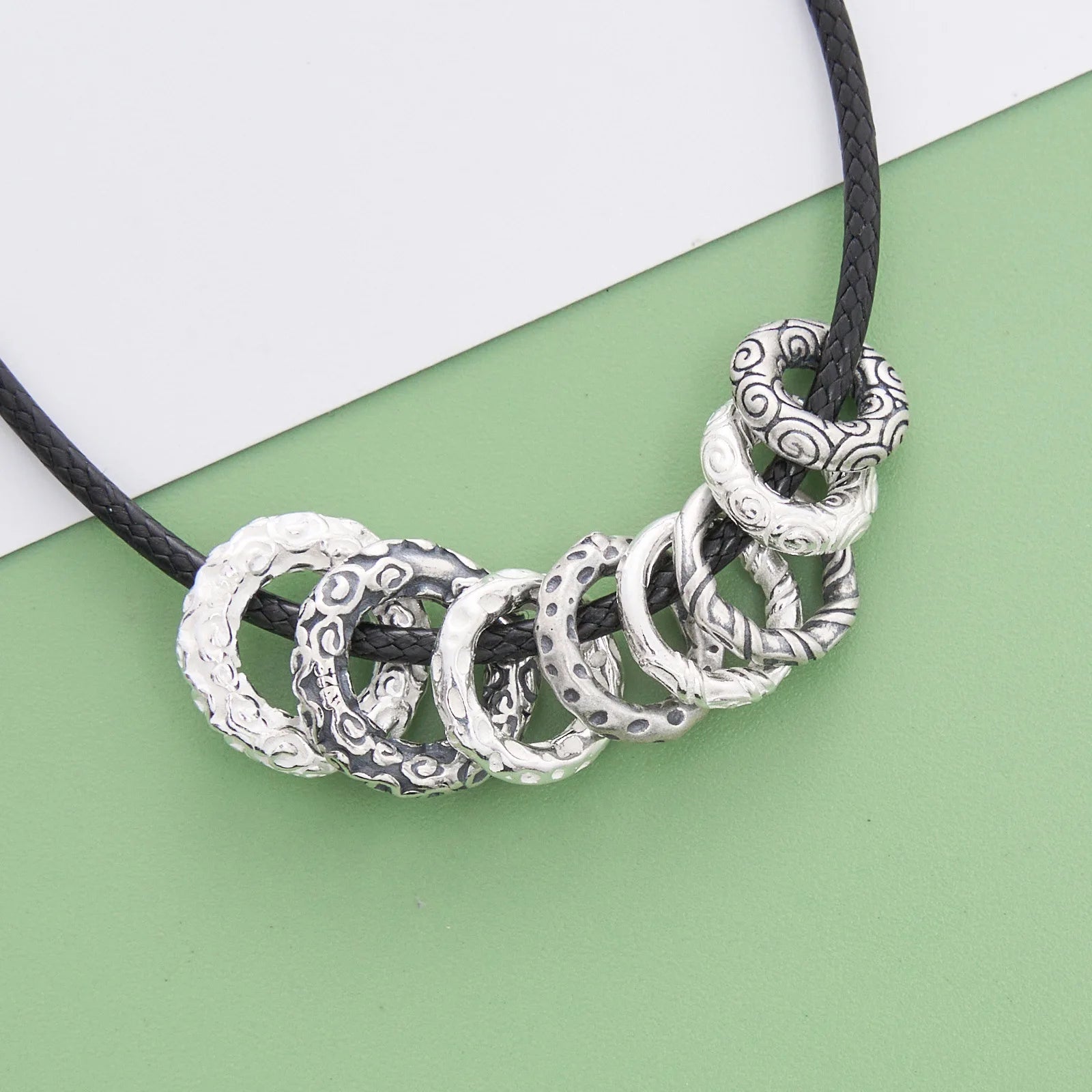 High Quality 925 Sterling Sliver Pattern Closed Ring Antique Silver Twisted Circle Ring Connector for Bracelet Necklace