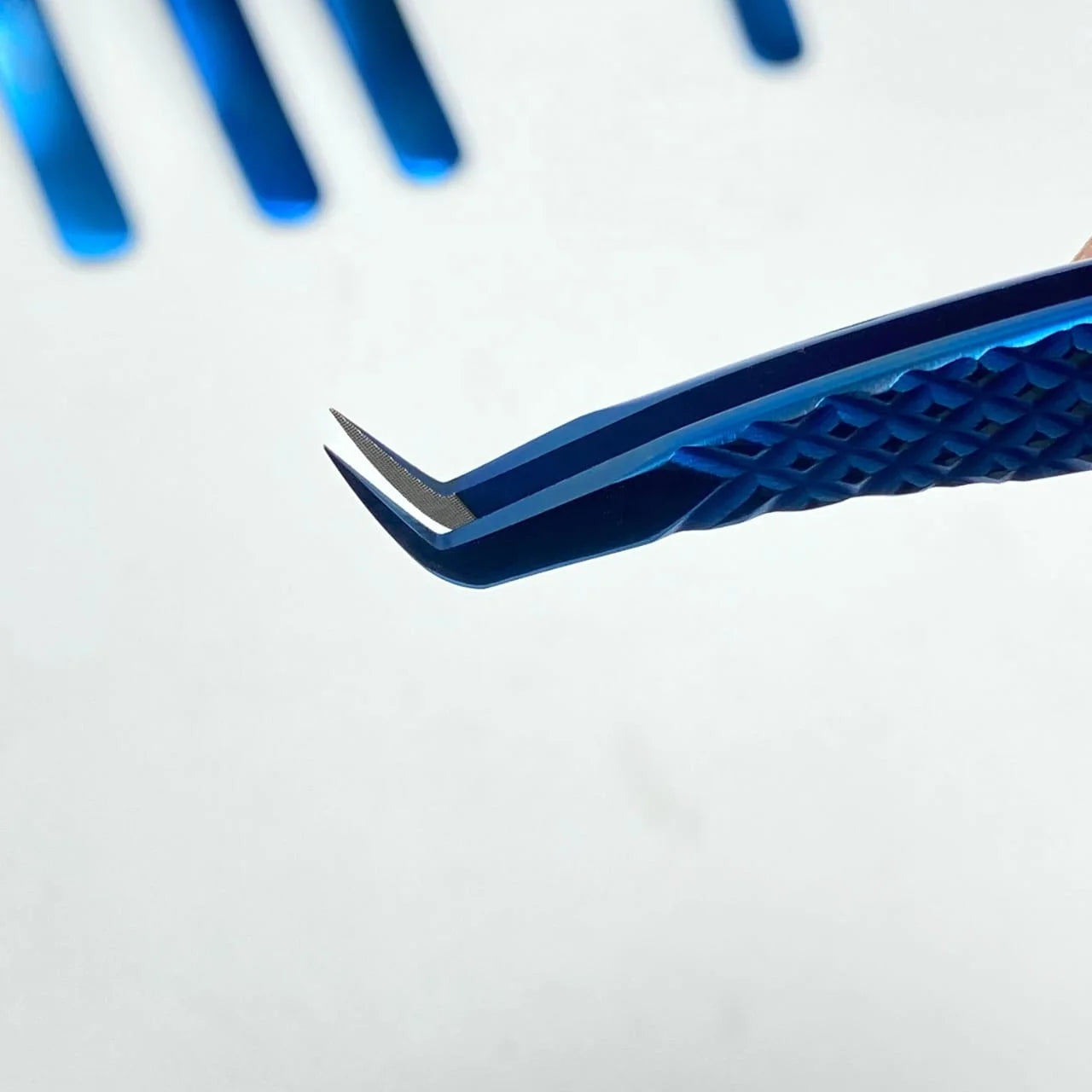 2025 New Style Stainless Steel Eyelash Tweezers Blue Plasma Sustainable Lash Extension Tweezers with Volume Fiber Tips