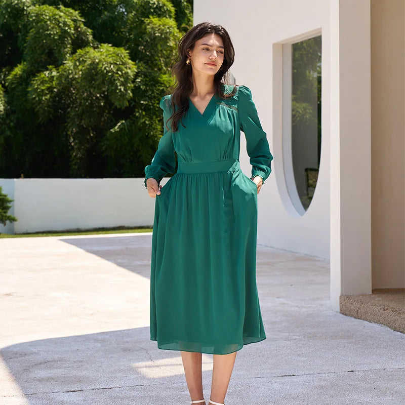 2026  Lady Elegant Fall Dress A-Line V Neck Loose Waist Lace Boho Dress Emerald Green Bohemian Midi Dress for Women