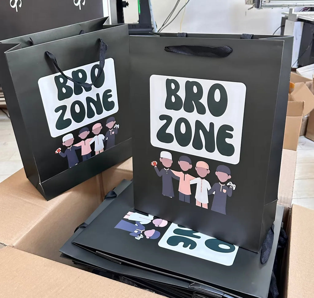 Wholesale Custom Gift Bags with Logo Shopping Bag with Hot Stamping Paper Bags Beautiful Logo