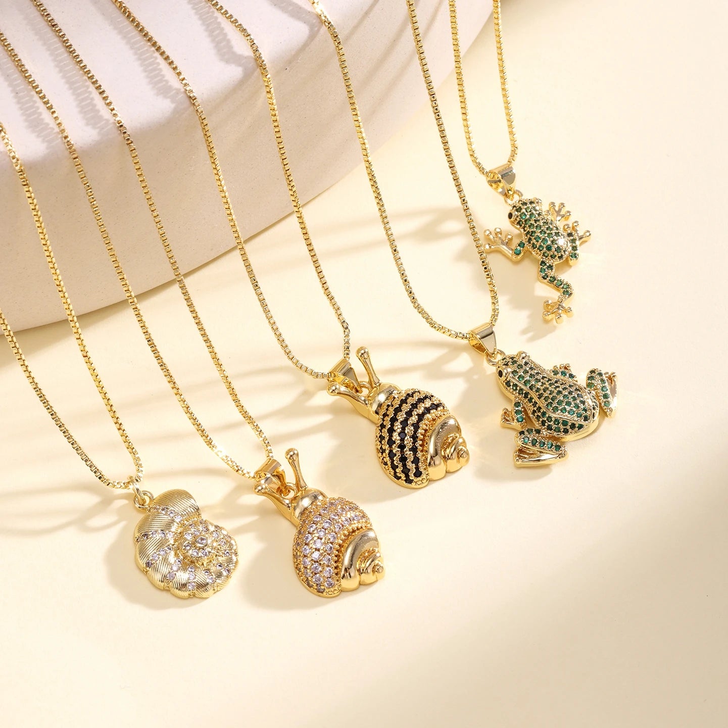 Crystal Animal Pendant Necklaces 18K Gold Plated Zircon Link Chain Frog Snail Charm Sparkling Nature-Themed Unisex Daily Wear
