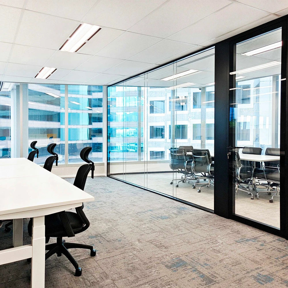 Customizable Office Partition Privacy Glass Louver Aluminum Frame Interior Design Available Various Sizes for Office Wall