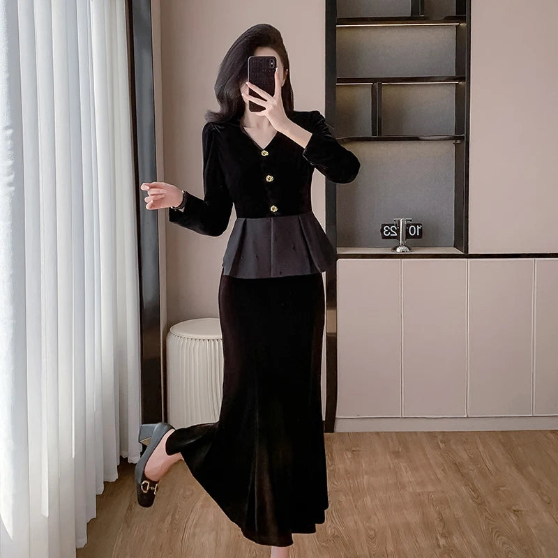 Fall Roman 2 Piece Set for Women V-Neck Top And Slim Velvet Set Clothing Wholesale