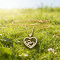 QIKU Light Luxury Heart Pendant Women Necklace Copper Cubic Zirconia Gold Color Charm Crystal Rhinestone Jewelry Romantic Gift