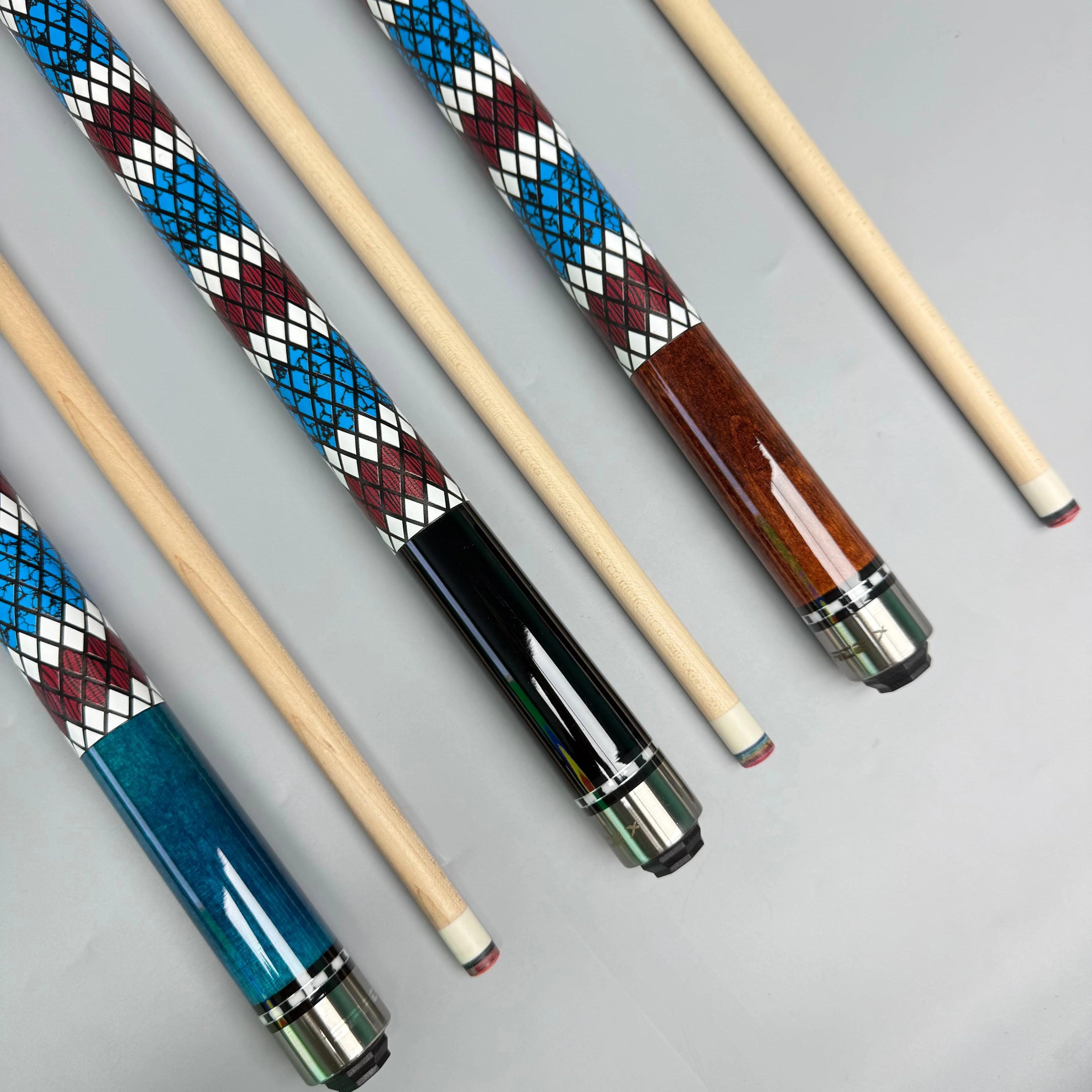 Factory Direct Leather Grip Maple Wood Center Joint Durable Pool Cue Stick for Billiard Halls with Pin Protectors