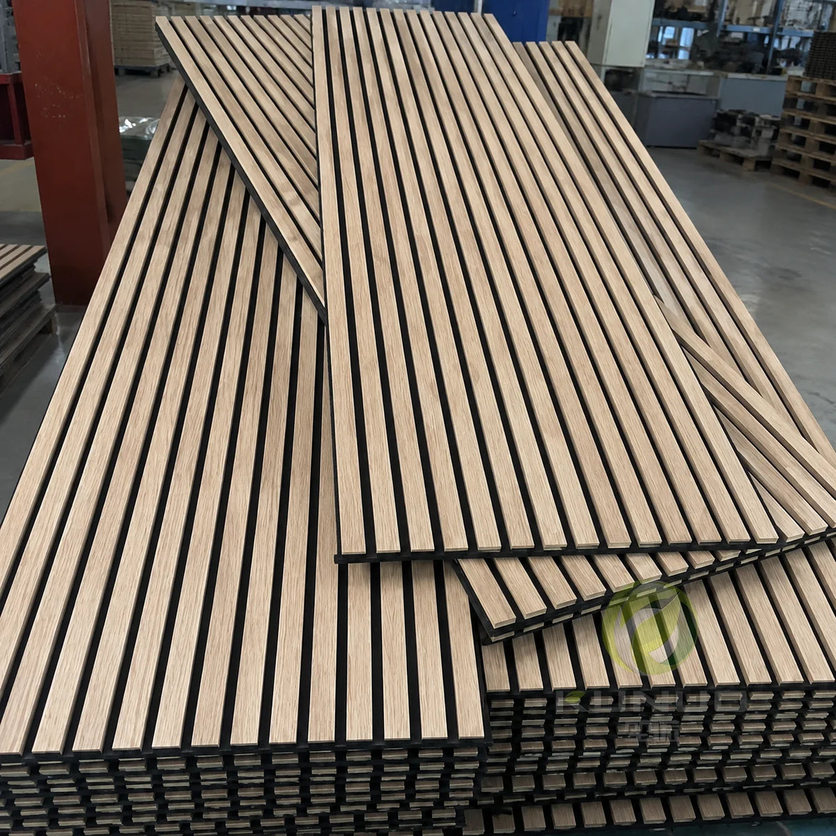 Modern Akupanel Wood Slat Wall Panel High Density PET Acoustic Felt Cladding for Luxury Hotel Lobby and Guest Room Decoration MegaBDM