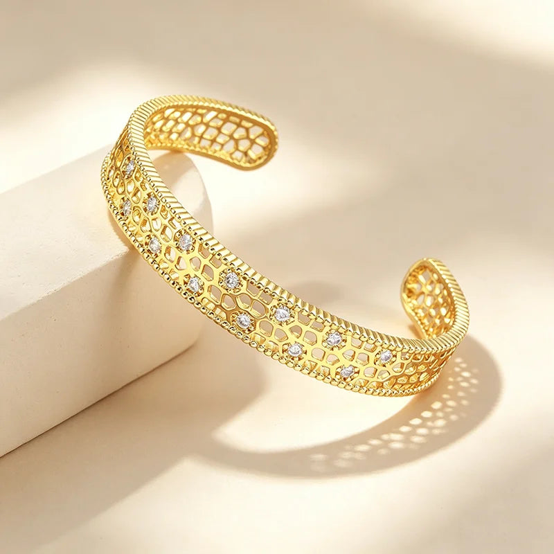 QIKU Luxury Crystal Hollow Design Copper Zircon Bracelet Gold Plated Opening Adjustable Wedding Jewelry Accessory Gift Wholesale