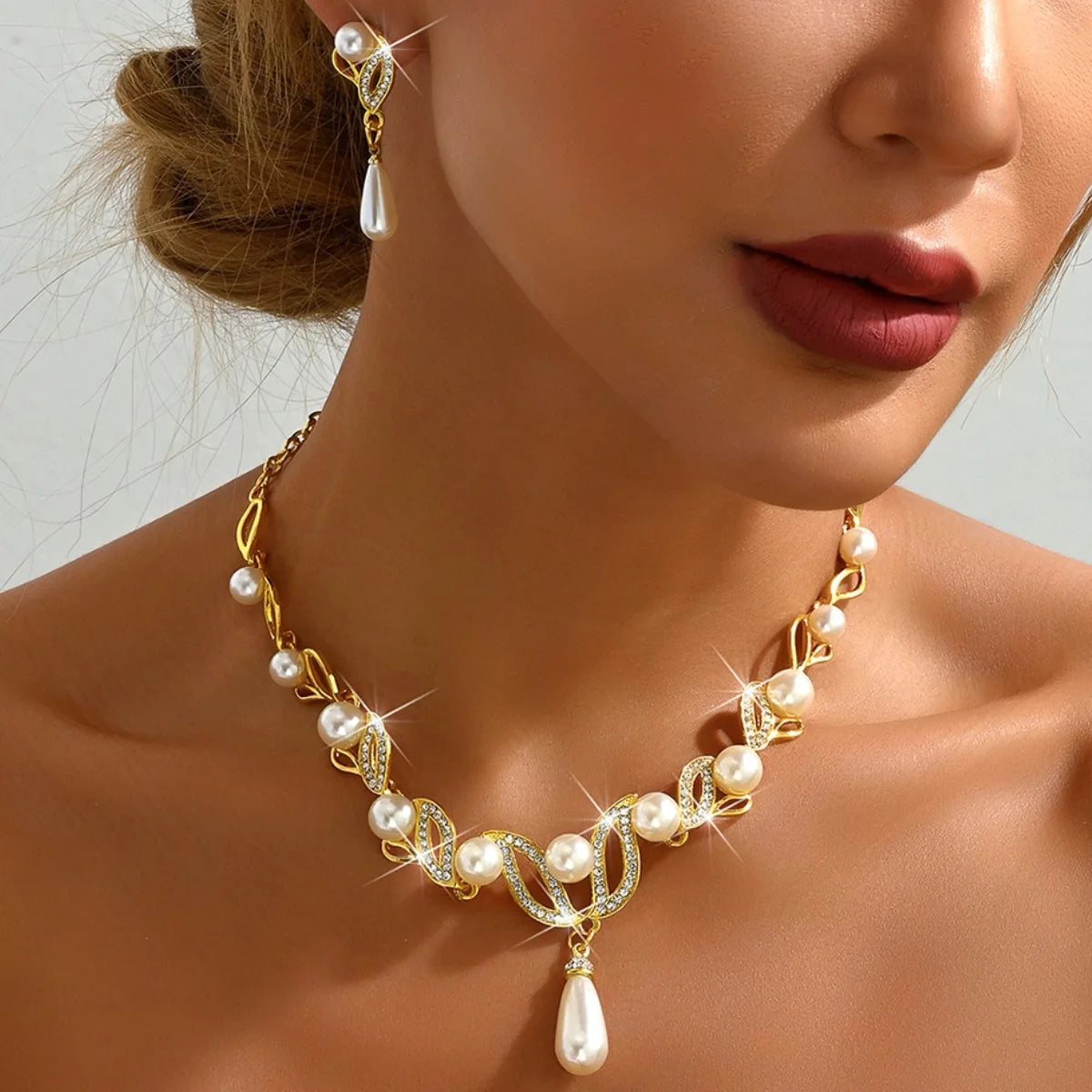Champagne Pearl Bridal Jewelry Set  Elegant Teardrop Earrings & Necklace for the Modern Bride