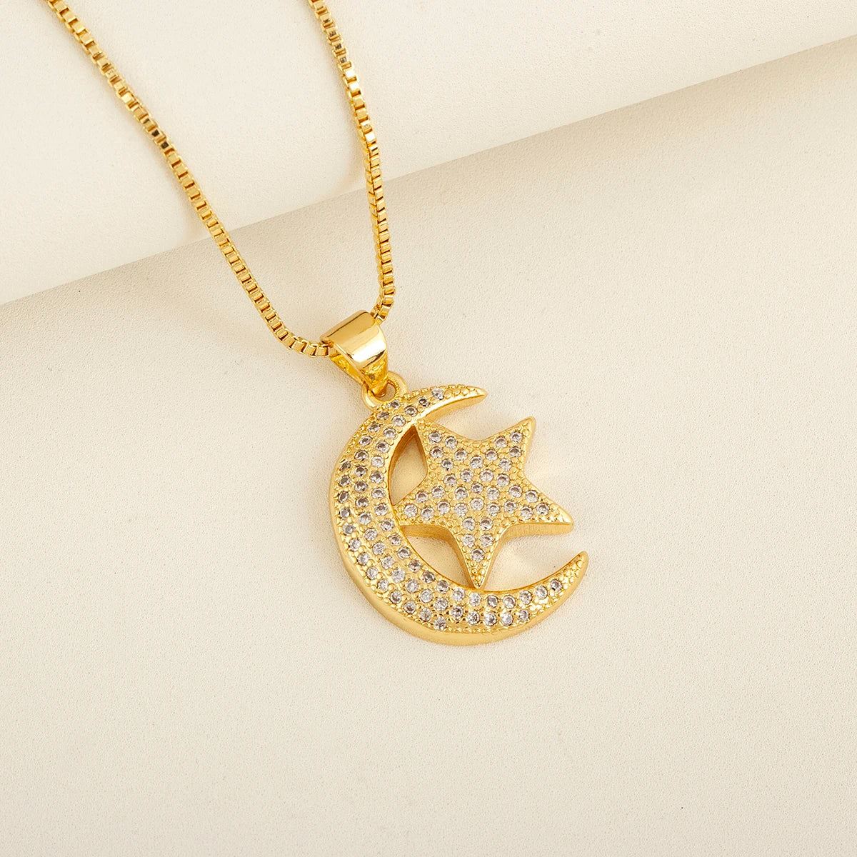 QIKU Wholesale Gold Plated Moon Star Zirconia Pendant Necklace Dainty Celestial Jewelry  Copper Chain Necklace Fashion Jewelry