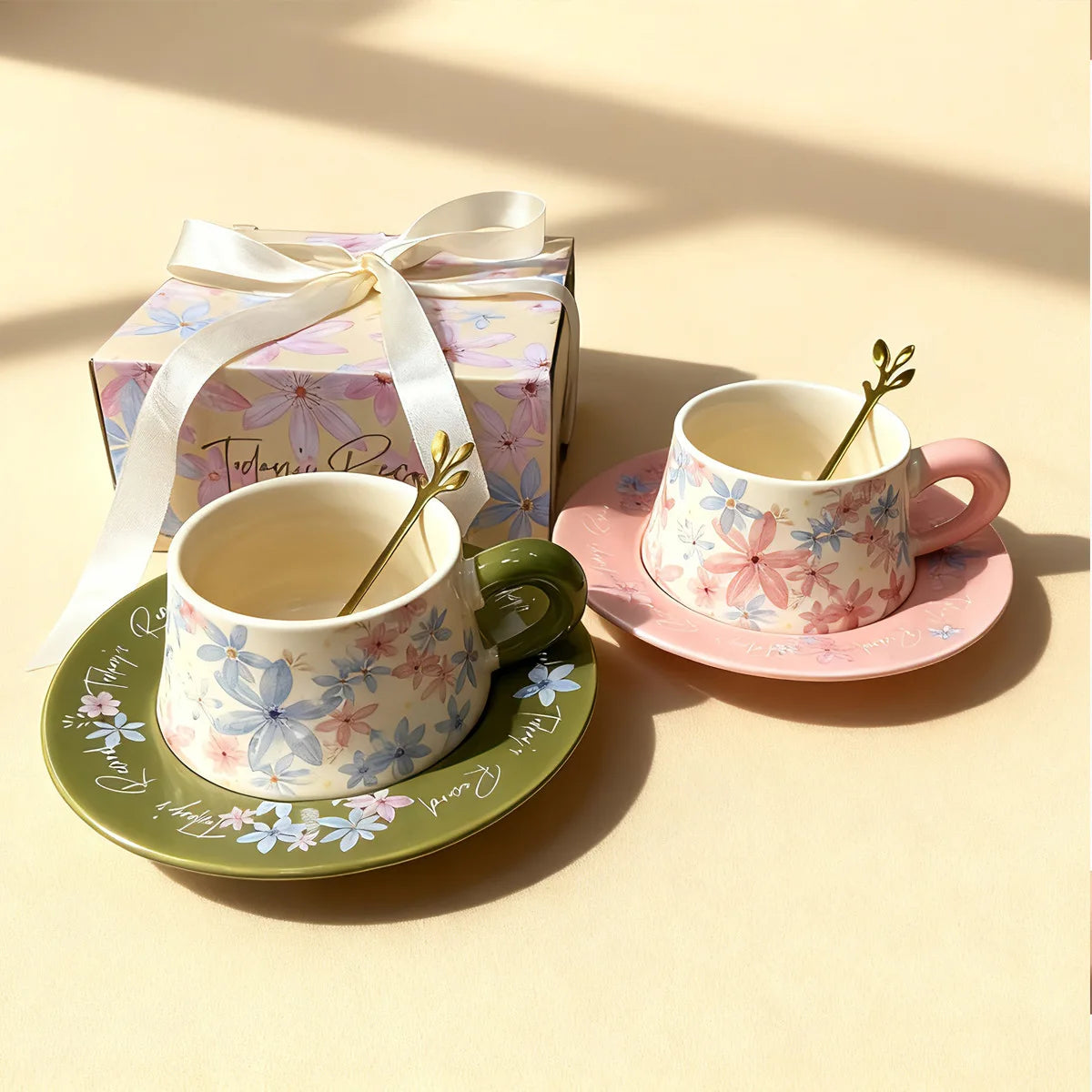 High-End Coffee Cup & Saucer Set Luxury Retro Design Ceramic Gift Box Included Microwave Safe & Heat-Resistant