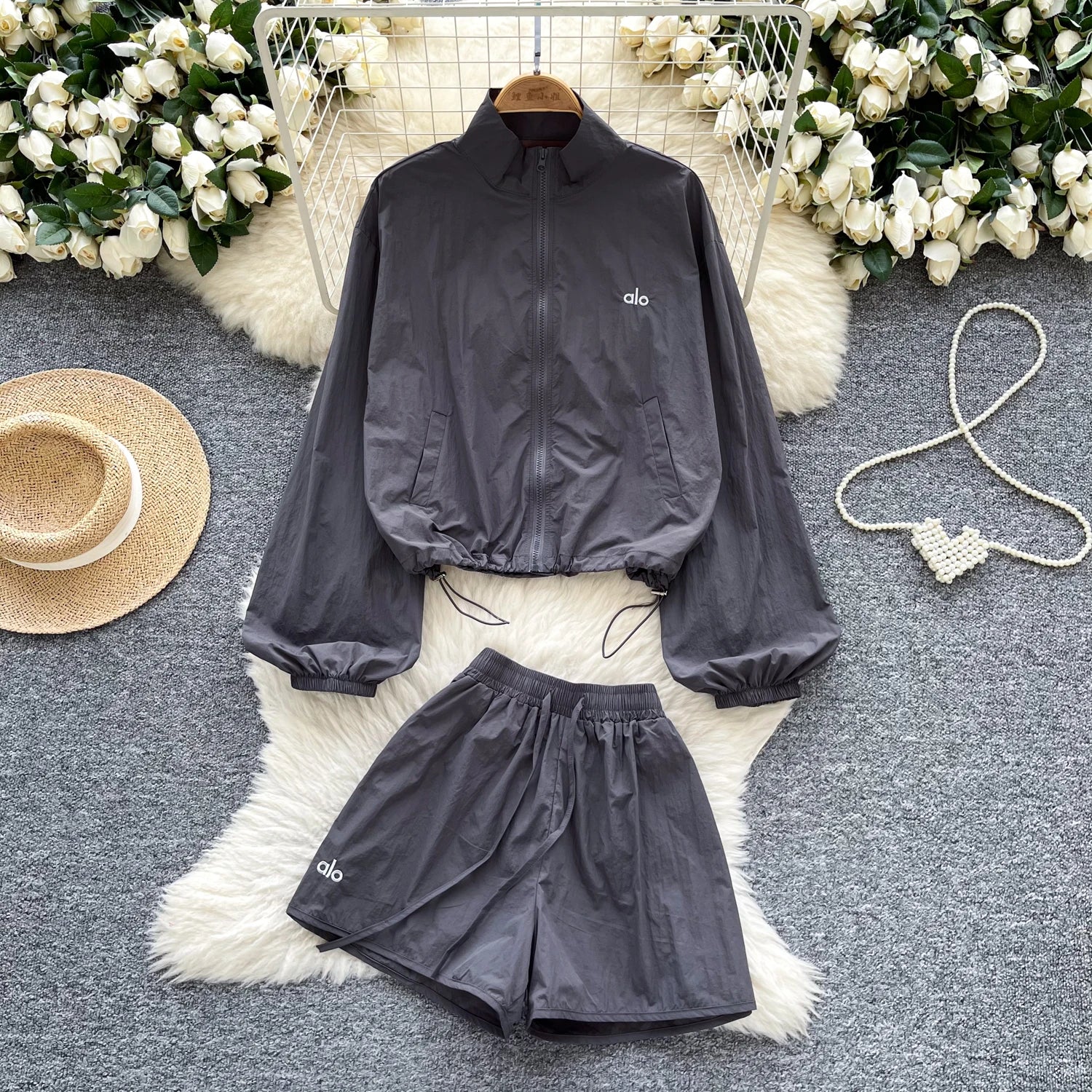 Summer Women's Casual Sport Sets Puff Sleeve Top And Elastic Waist Shorts Set Jogging Suits Wholesale