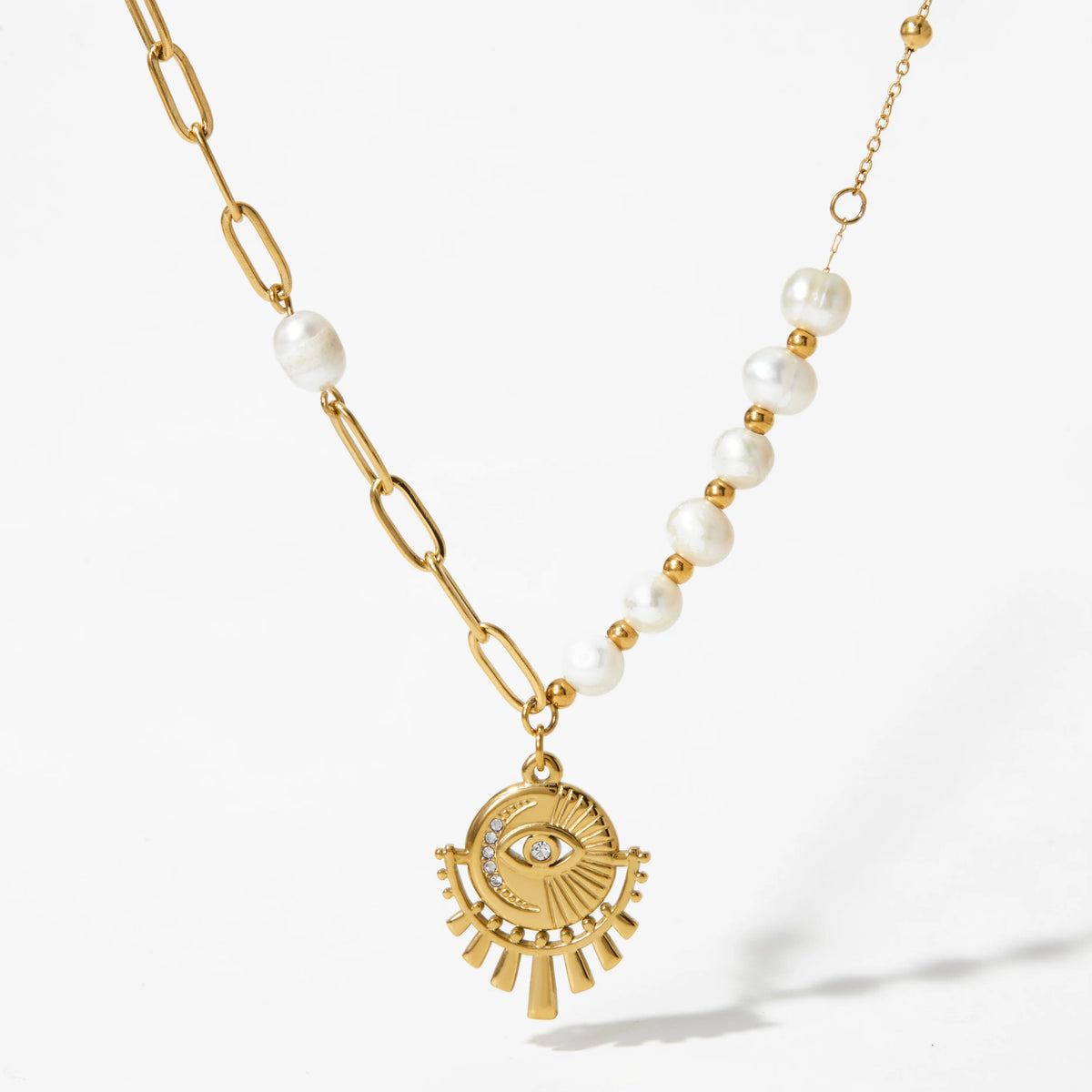 CLIORO Vintage French Charm Natural Freshwater Pearl Splice Chain Gold Plated Stainless Steel Eye Pendant Charm Necklace Women