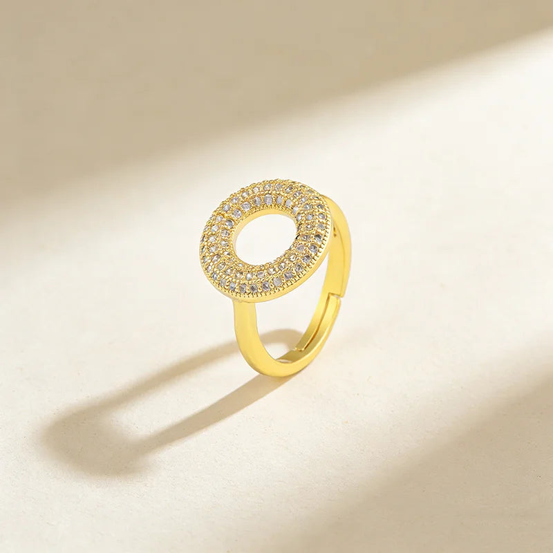 QIKU Fashion Full Crystal Hollow Round Rings Gold Color Copper Zircon Charm Jewelry Women Wedding Party Wholesale Dropshipping