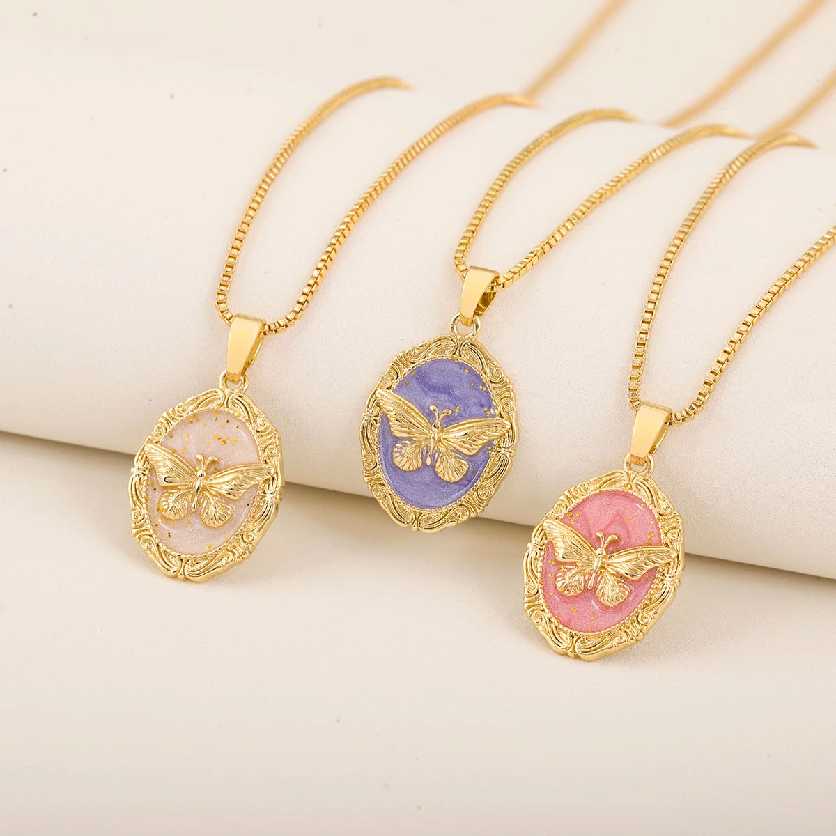 QIKU 18K Gold Plated Butterfly Pendant Necklace Unisex Glamorous Unique Style Link Copper Jewelry Zircon 3 Colors Perfect