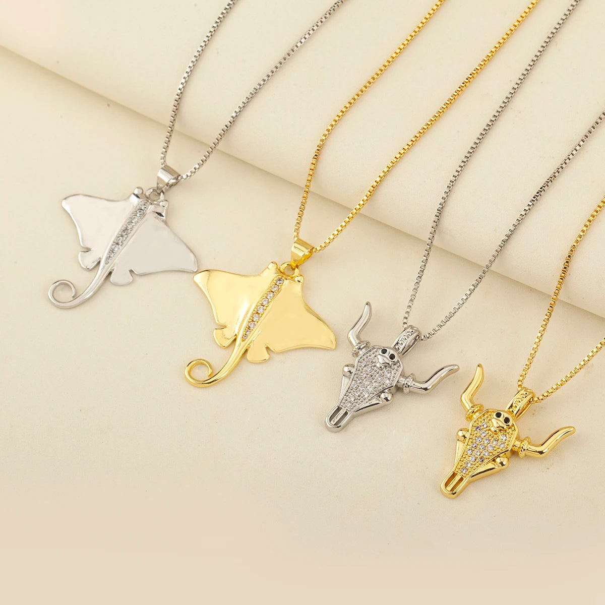 QIKU Jewelry Manta Ray Bull Head Gold Plated Link Chain Casual Hiphop Trendy Pendant Necklace with Cubic Zirconia and Gift