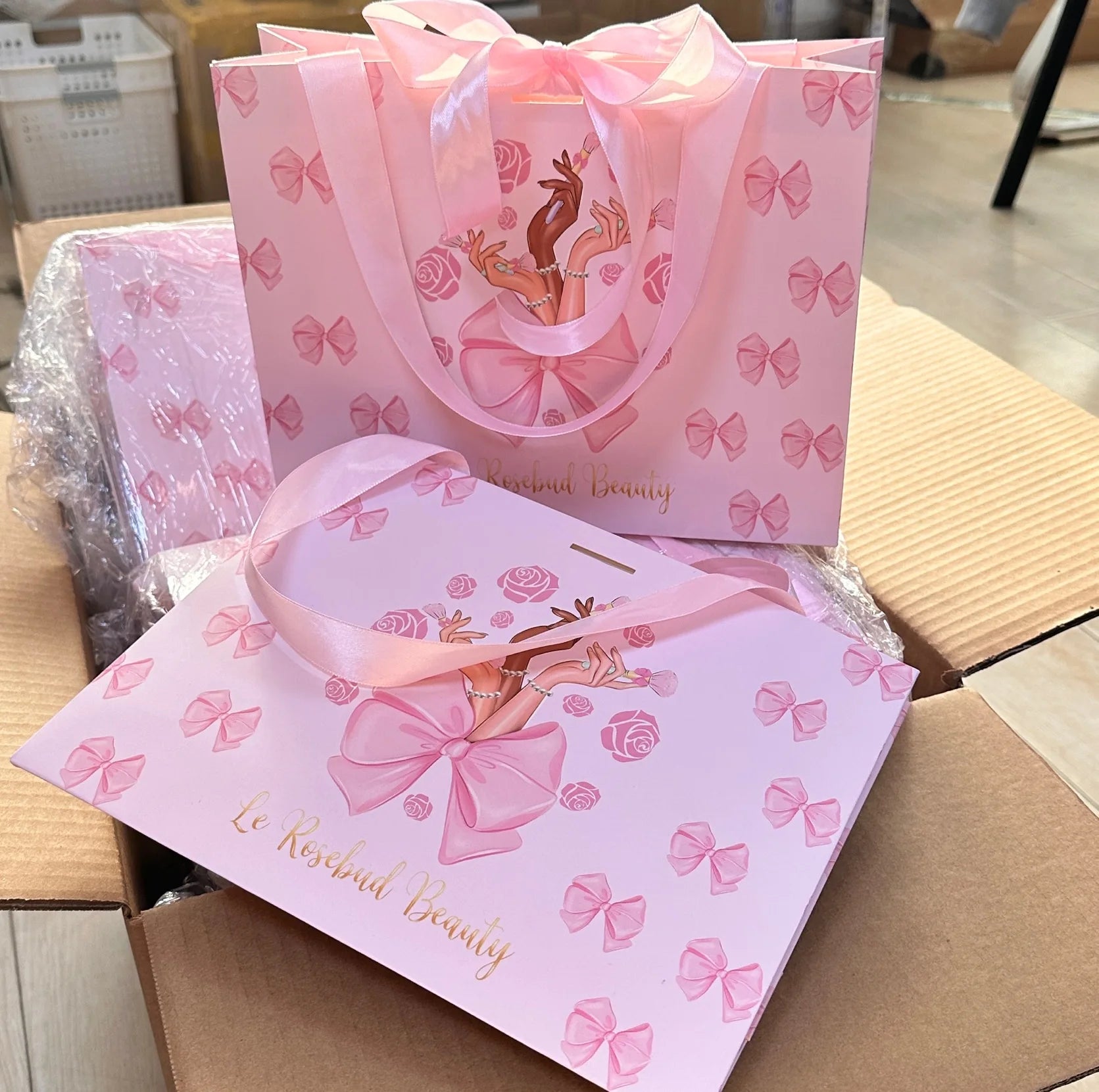 Wholesale Custom Paper Bags With Logo Pink  Makeup Paper Bag and Jewlery Shopping Bag