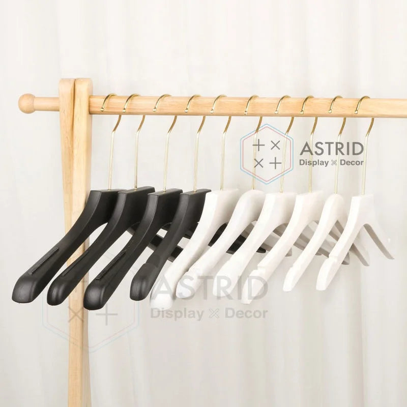 39CM Solid Custom Logo Matte Wood-Like PP Plastic Injection-Molded Coat Clothes Hanger for Shop Display
