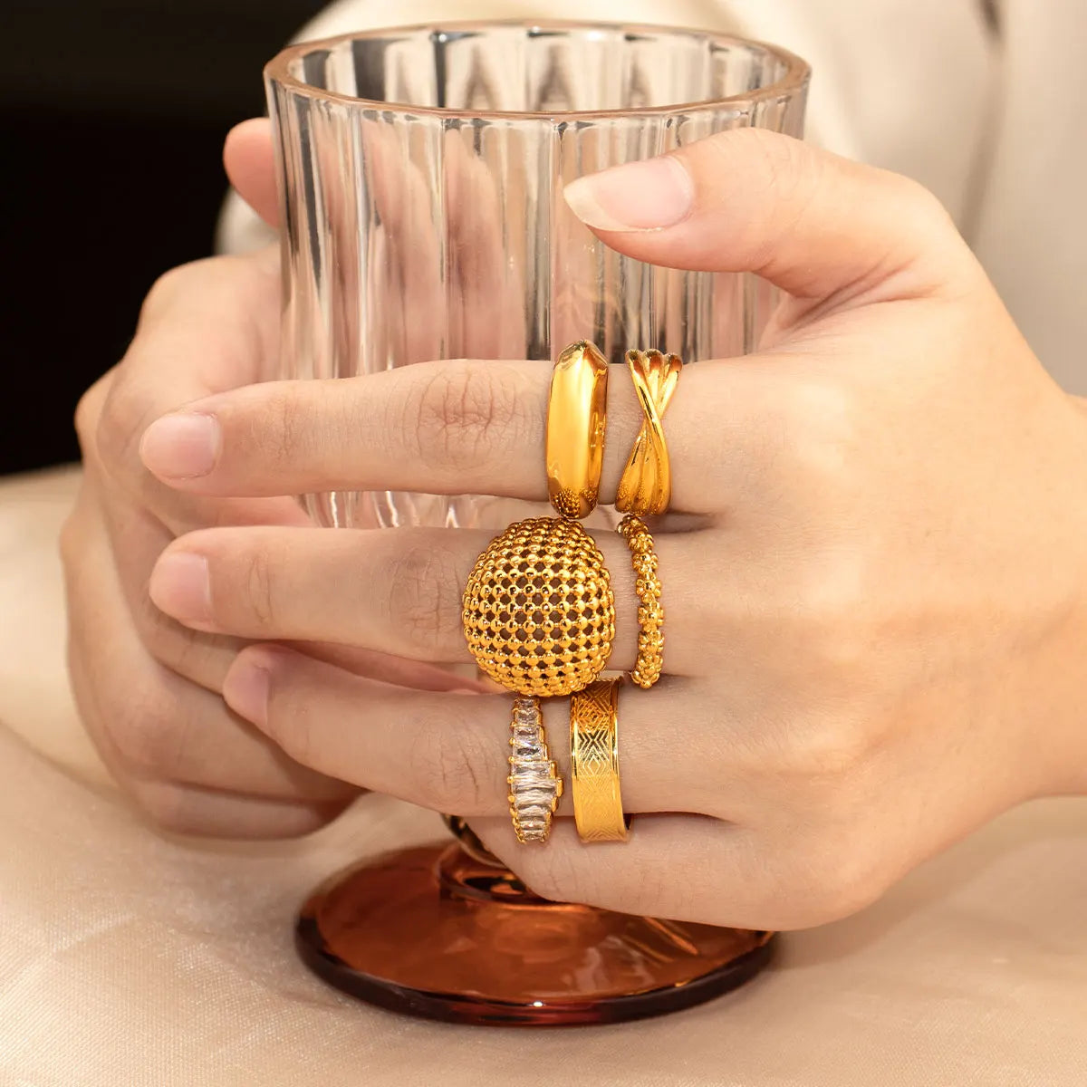 Wholesale New Hollow Grid Ball Women's Niche Design Round Finger Ring Internet Popular Trendy Elegant Jewelry Ring