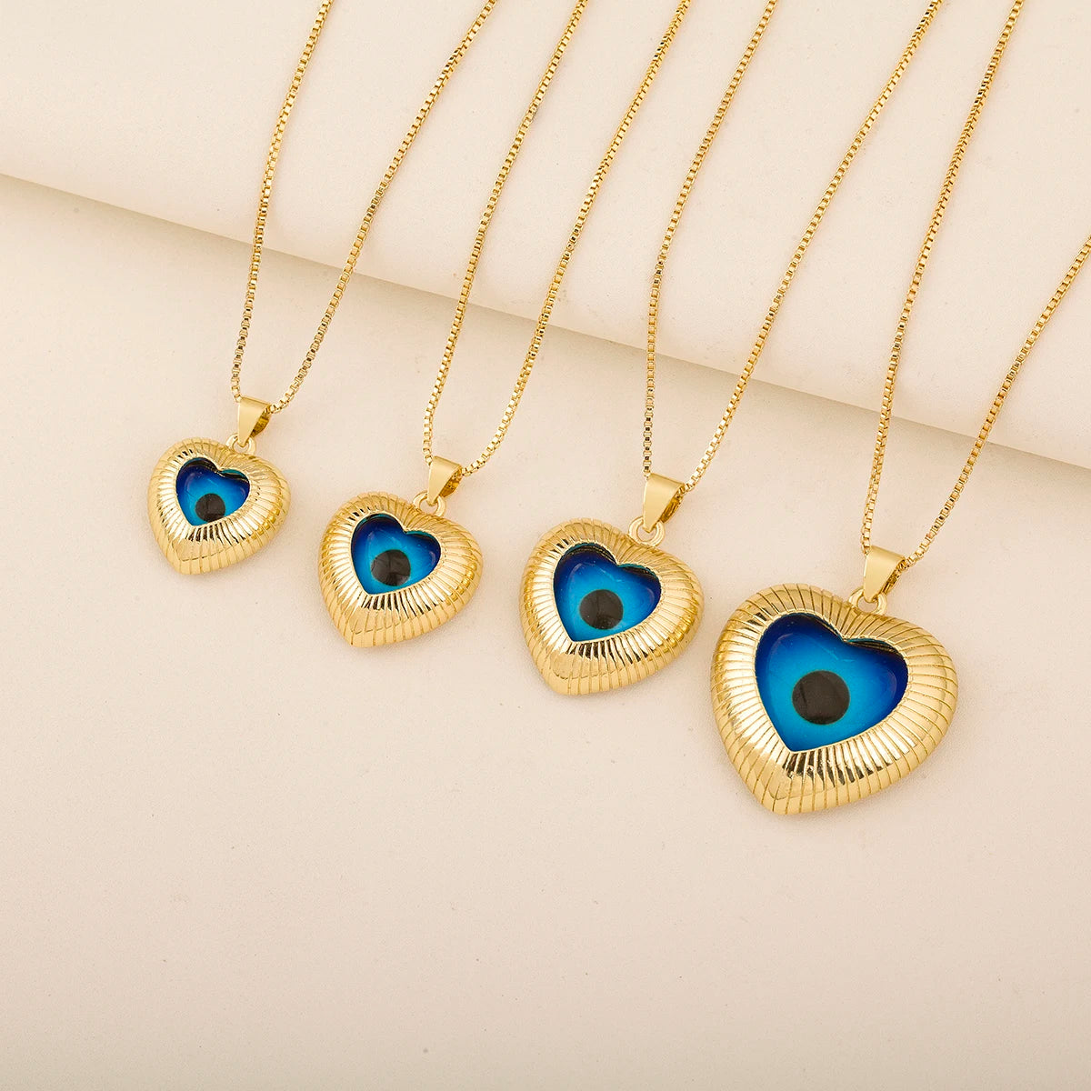QIKU Romantic 18K Gold Plated Blue Eye Heart-Shaped Pendant Link Chain Necklace Trendy for Women's Mother's Day Gift