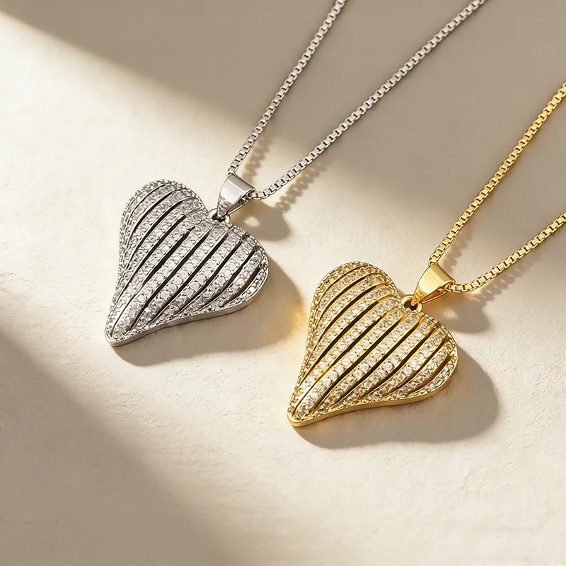QIKU Romantic Heart Shape Pendant Necklace Women Men Cubic Zirconia Copper Elegant Aesthetic Jewelry Luxury Gift Christmas Gift