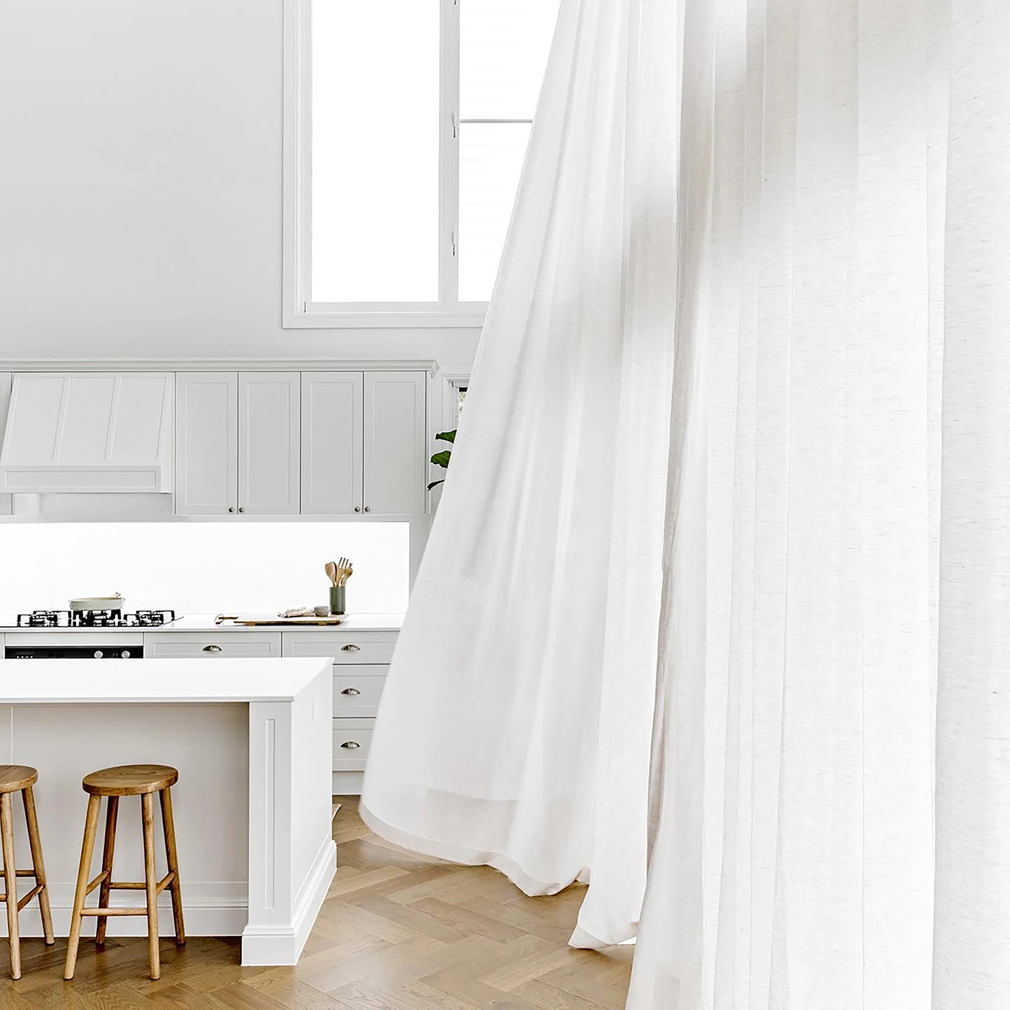 High Quality Customizable Tulle Curtains Grommets Blackout Polyester Fabric Living Room Use Decorative Custom