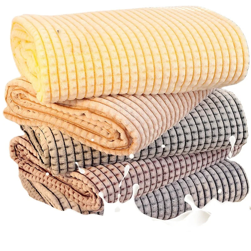 Oem Customized logo Design air Conditioning Polyester Blanket Summer Office Nap Gift Boxed Coral Fleece Blanket