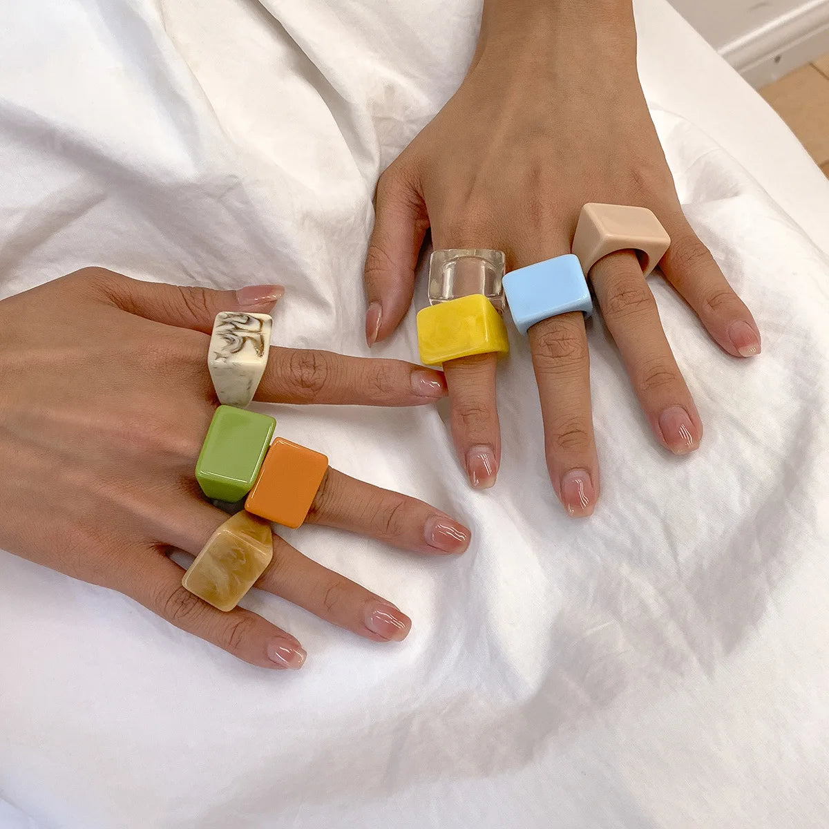 Bestone Jewelry Creative Geometric Colorful Square Wide Edge Ring Simple Fashion Colorful Women Resin Ring