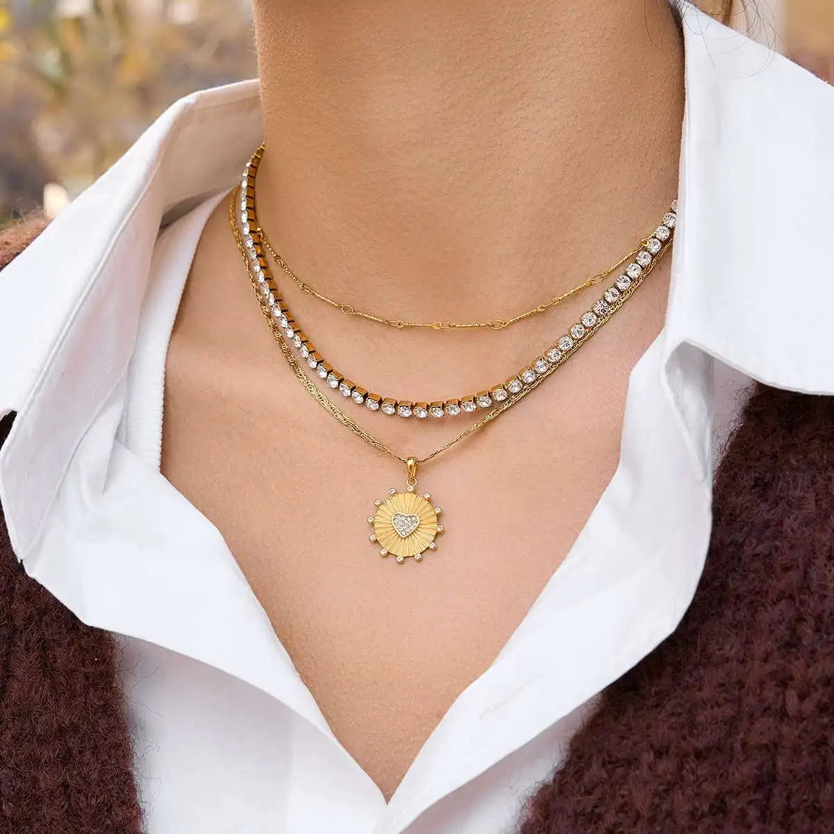 Vintage Sacred Heart Pendant Necklace 316L Stainless Steel Red Gemstone Medallion Necklace PVD Gold Plated Non Tarnish Jewelry MegaBDM