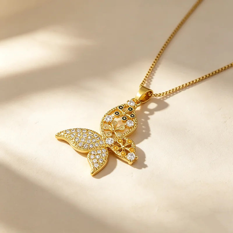 QIKU Wholesale Fashion Design Butterfly Shape Gorgeous Necklace Sweet 12 Colors Inlaid Crystal Chain Women Party Jewelry