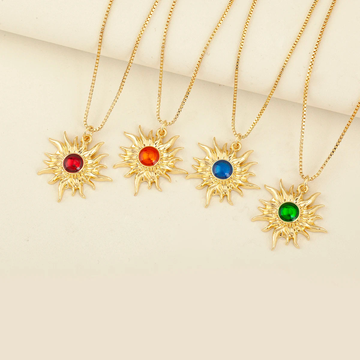 QIKU Wholesale Trendy Sunburst Radiant Copper Gold Plated Zircon Bezel Setting Link Chain Children's Power Pendant Necklace