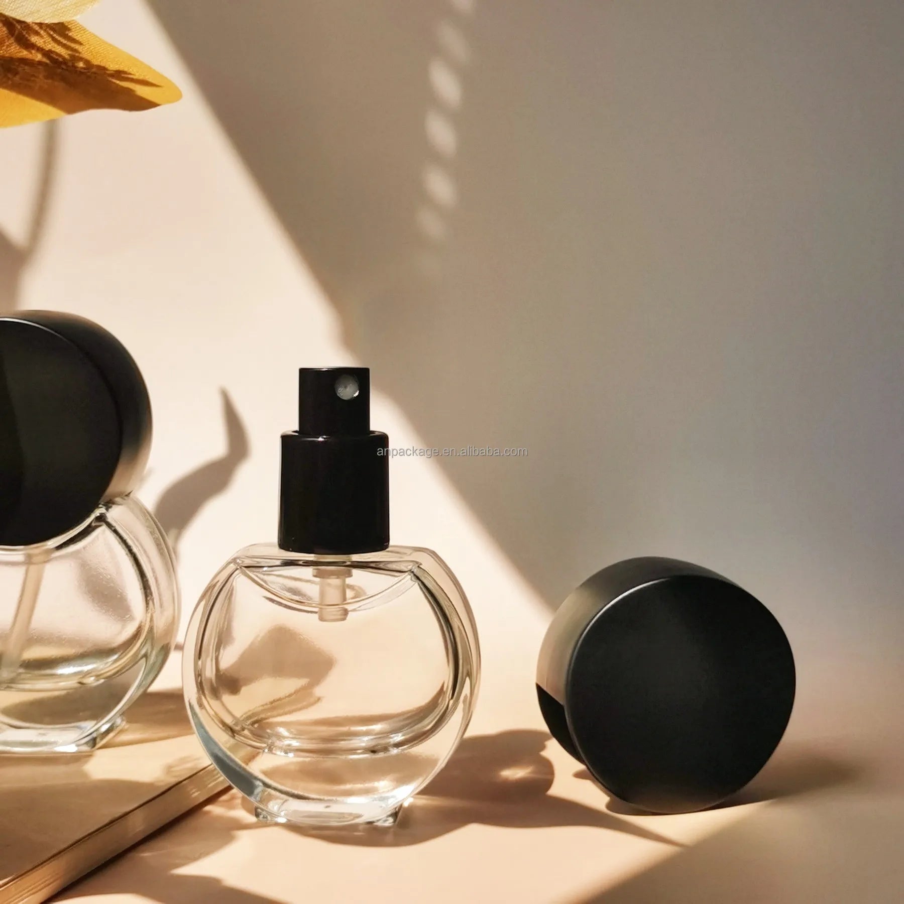 Hot Sale 30ml High-End Custom Logo Glass Spray Bottle Luxury Fashion Customized Empty Glass for Skin Care Cream Low MOQ