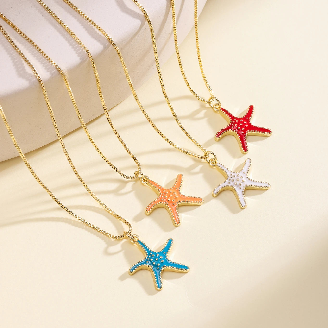 QIKU Wholesale 18K Enamel Starfish Pendant Necklace Dainty Minimalist Sea Animal Ocean Series Pendant Jewelry for Woman Man